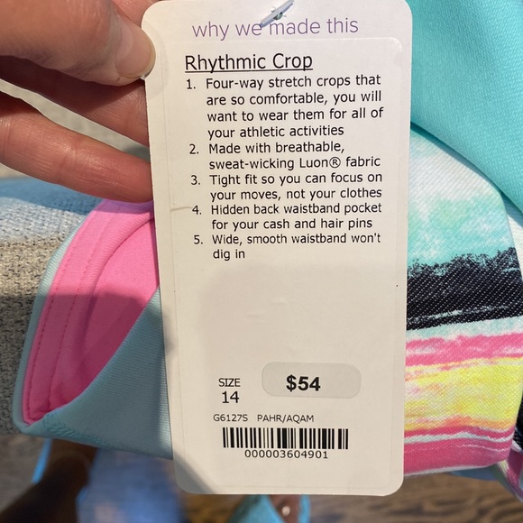 Brand new Ivivva Rhythmic crop. Would also fit a Lululemon size 4 - Picture 3 of 3